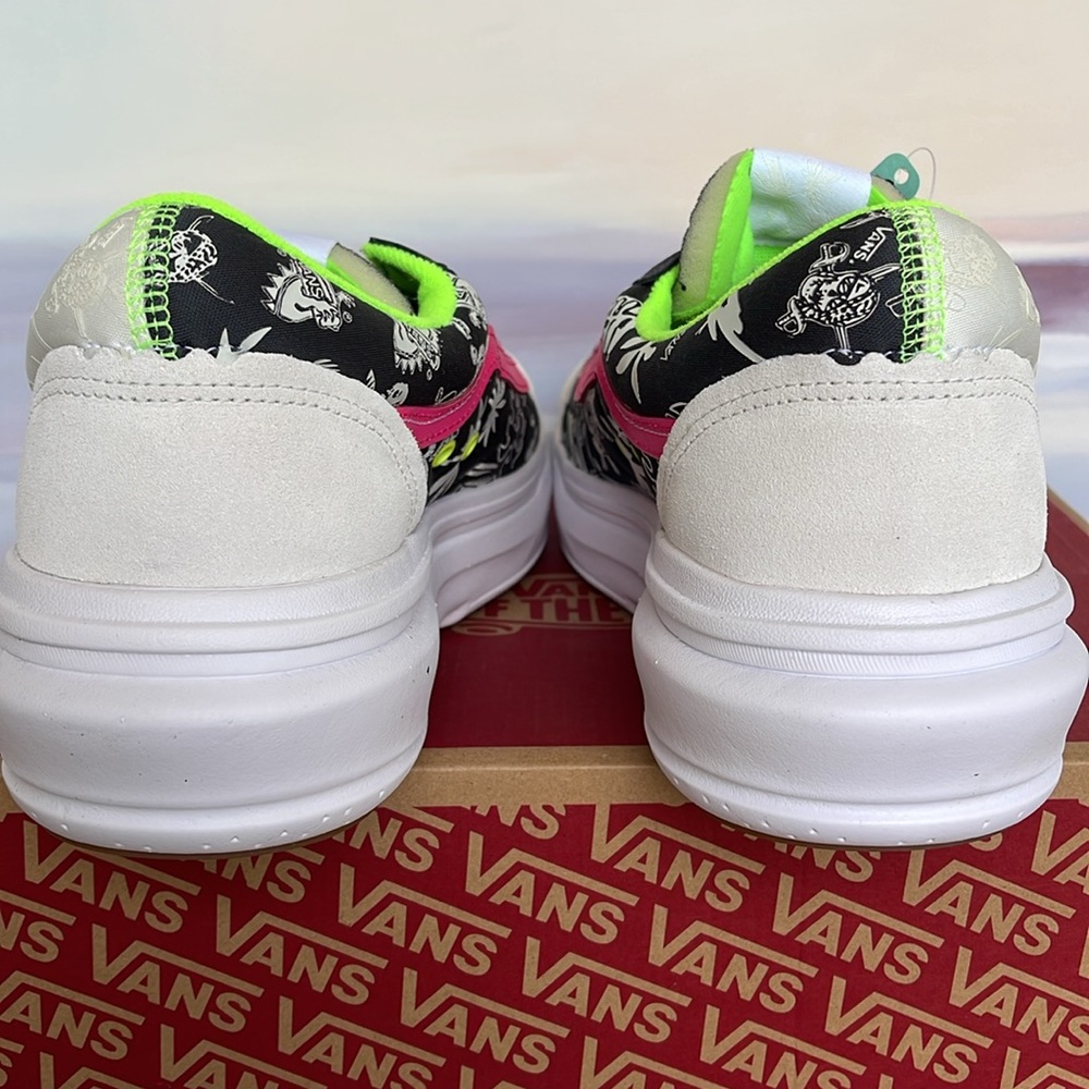 Vans Men’s Old Skool Over
Singles Day Multi/True Wh
VN0A7Q5E6GL
Sneaker Platform - Picture 14 of 16